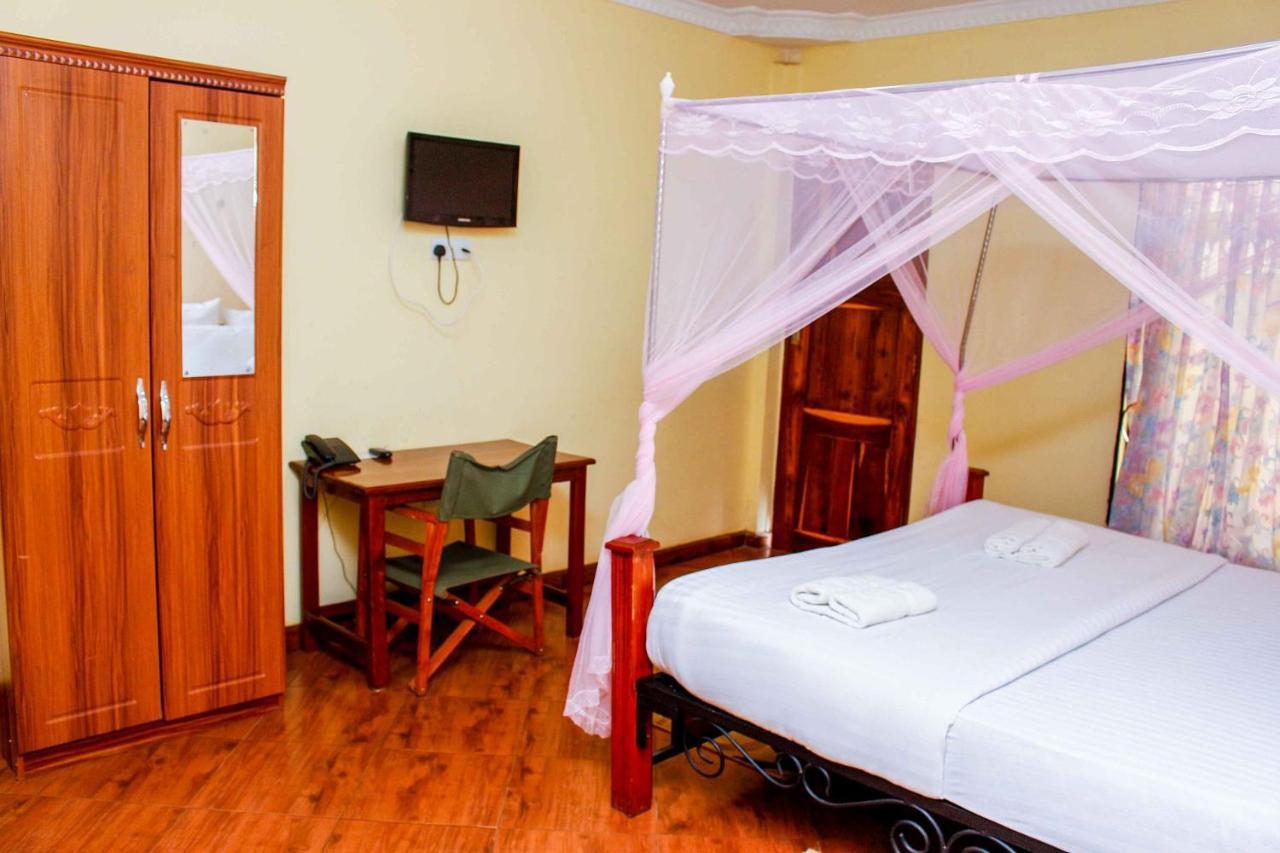 Bright Star Hotel Arusha Esterno foto