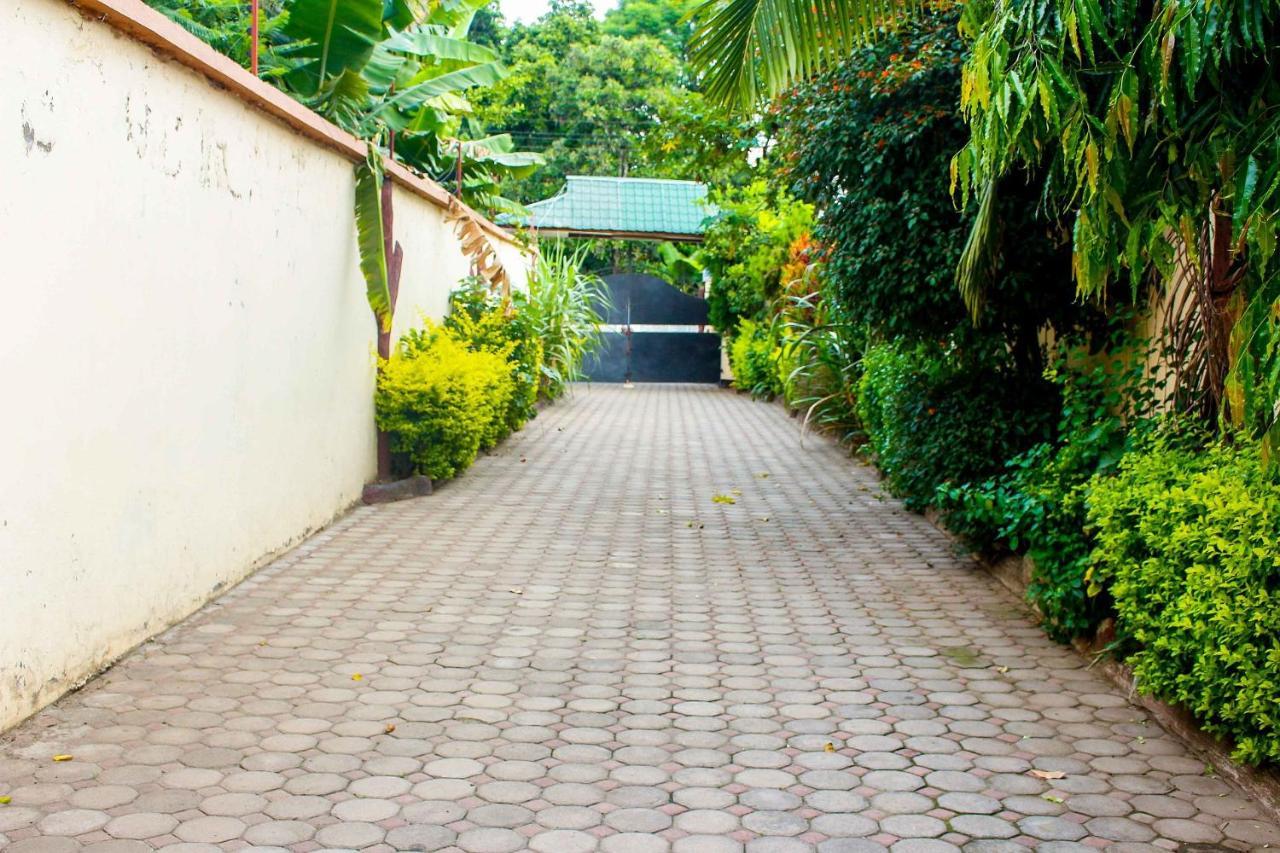 Bright Star Hotel Arusha Esterno foto