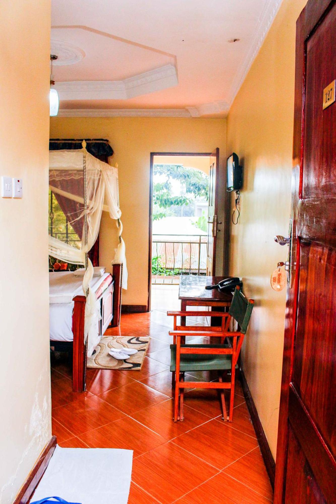 Bright Star Hotel Arusha Esterno foto